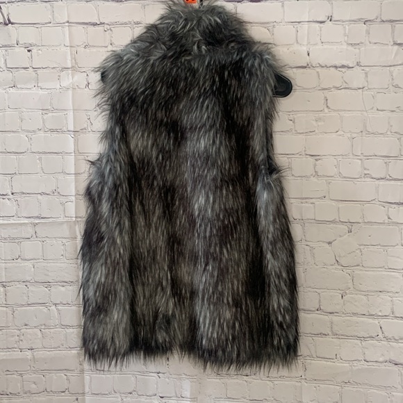 Fur Vest - Picture 2 of 2